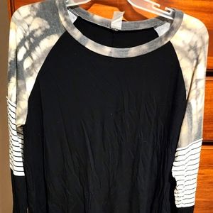 Size 3x Long Sleeve Tee.
